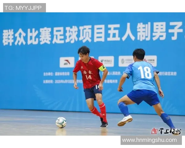 足球明星碰拳转场动作展现团队默契与激情时刻的完美结合